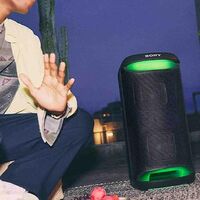 SONY SRS-XV500 БЕСПРОВОДНАЯ КОЛОНКА 77 ВТ, ЧЁРНАЯ купить в официальном интернет-магазине Sony в Москве