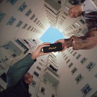 MARSHALL EMBERTON II ПОРТАТИВНАЯ КОЛОНКА, ЧЁРНЫЙ\ЛАТУНЬ купить в официальном интернет-магазине Sony в Москве